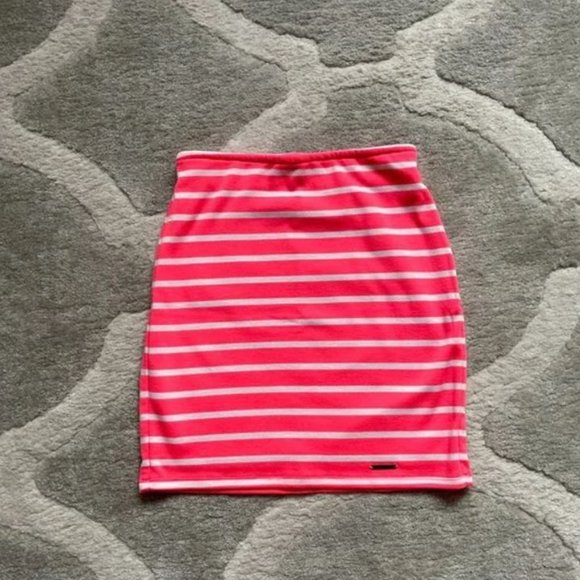 πHPπ NWOT A&F Stretch Mini Skirt - Picture 1 of 6